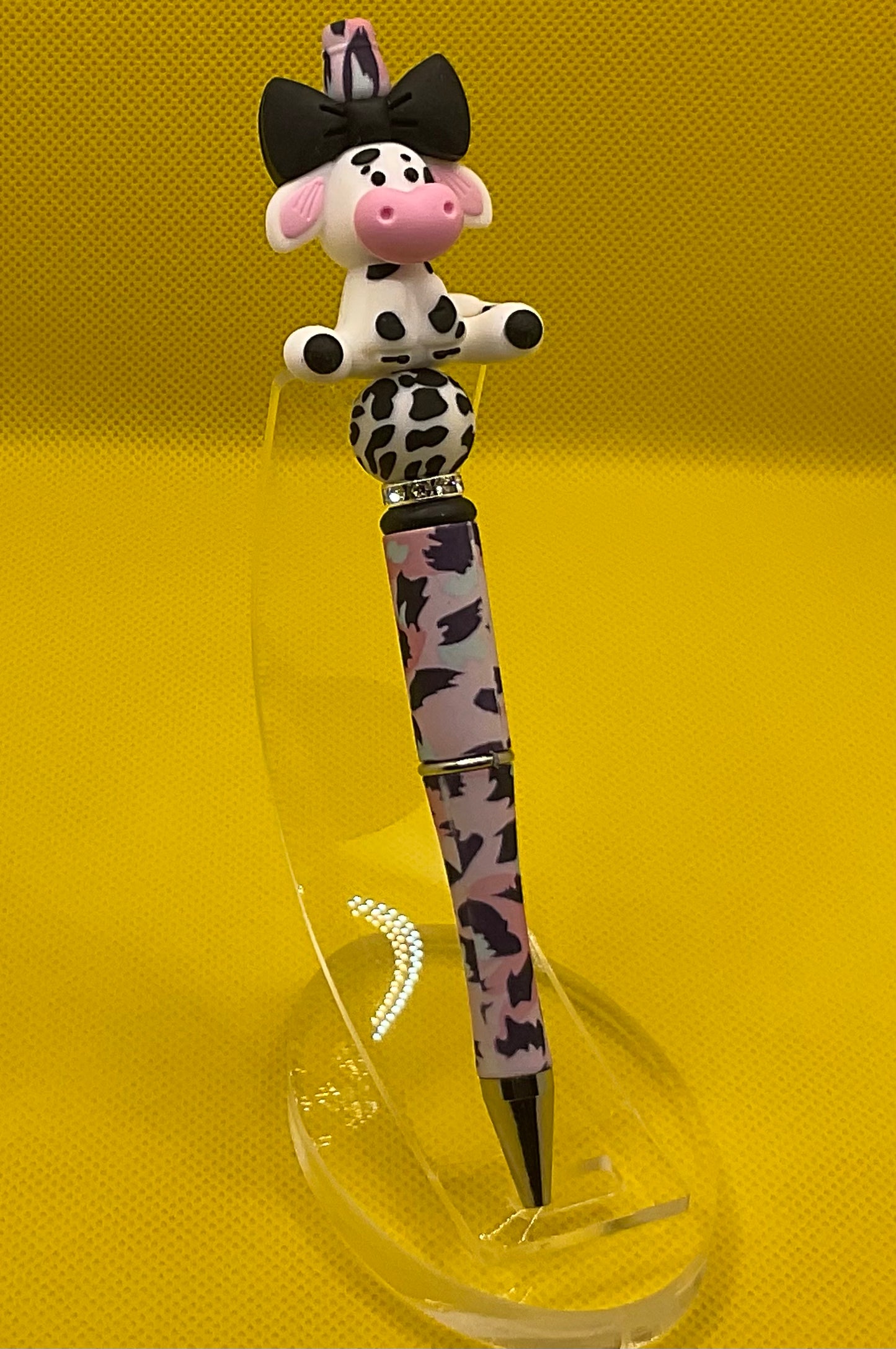 Cutesy Cow || Pen
