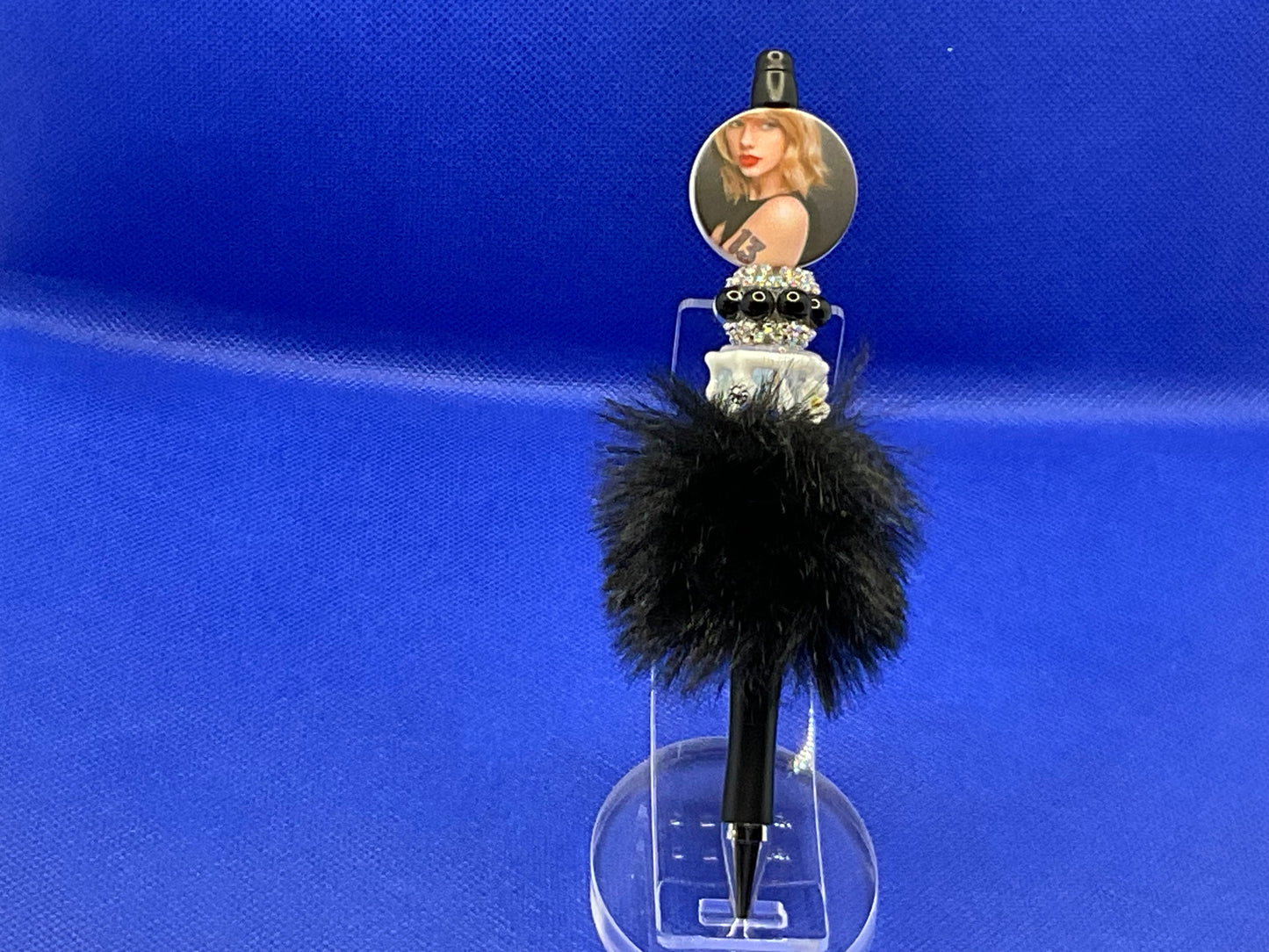 Swiftie Fluffy || Pen